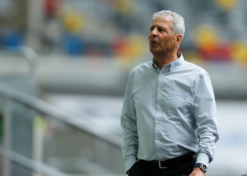 Soccer Football - Bundesliga - Fortuna Dusseldorf v Borussia Dortmund - Merkur Spiel-Arena, Dusseldorf, Germany - June 13, 2020 Borussia Dortmund coach Lucien Favre before the match, as play resumes behind closed doors following the outbreak of the coronavirus disease (COVID-19) REUTERS/Leon Kuegeler/Pool